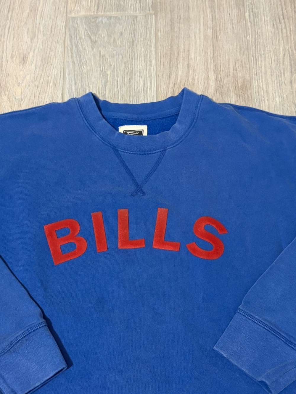 Women's Tailgate Blue Buffalo Bills 3/4 Crop Distressed Sweatshirt - XL - Picture 2 of 7